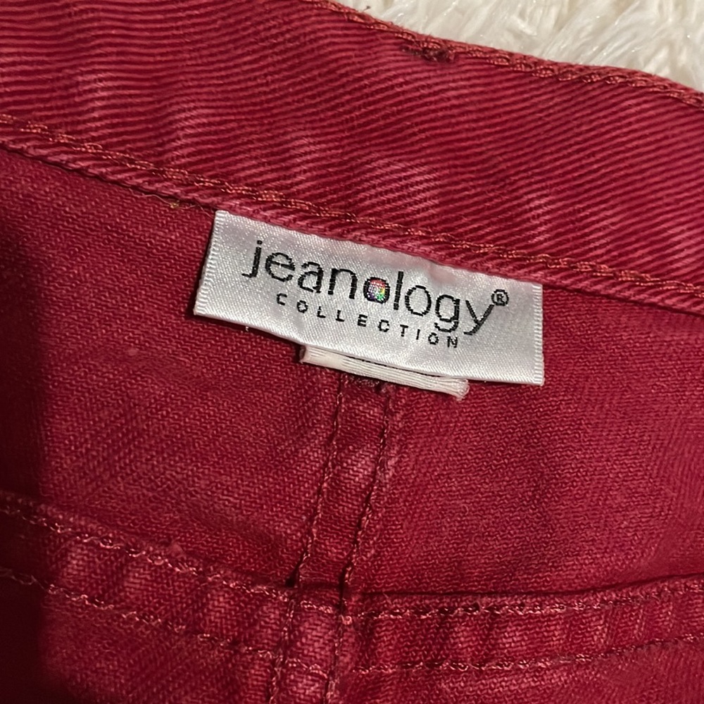 Shorts - Picture 3 of 3